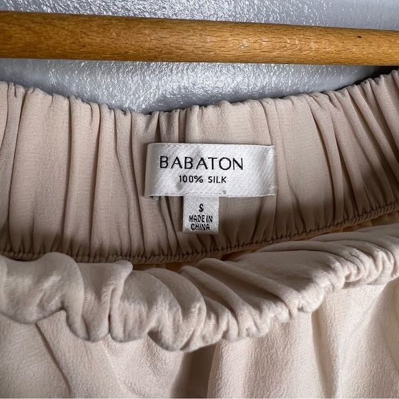 ARITZIA Babaton 100% Silk Ivory Off The Shoulder Phineas Top - Picture 4 of 5